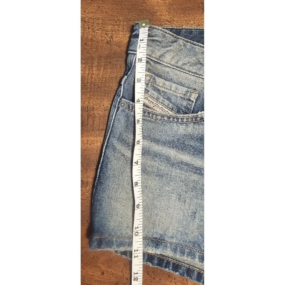 Diesel Womens De-Yuba 5-Pocket Size W28 Mid Rise Medium Wash Denim Shorts NEW - Picture 11 of 16
